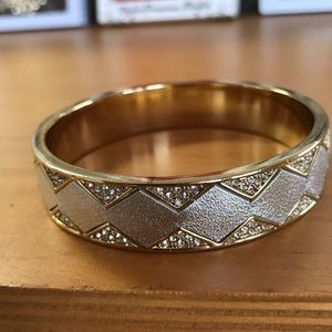 Beautiful bracelet from Singapore costume jewelry